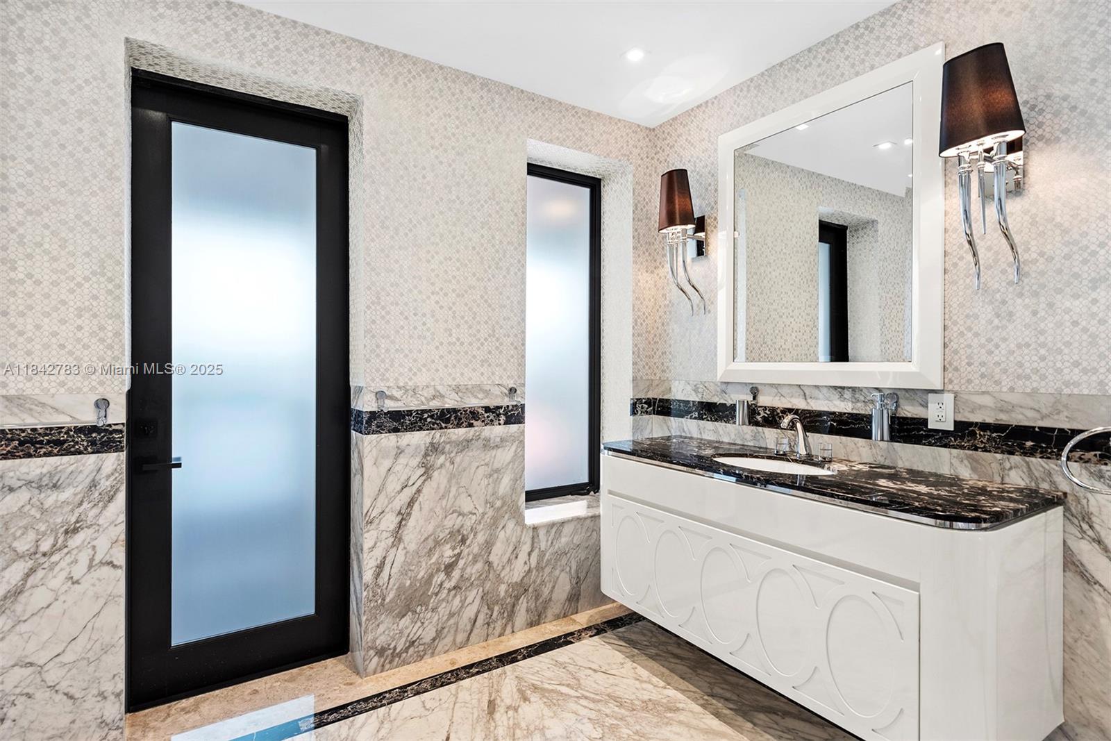 GOLDEN BEACH SEC E - Residential