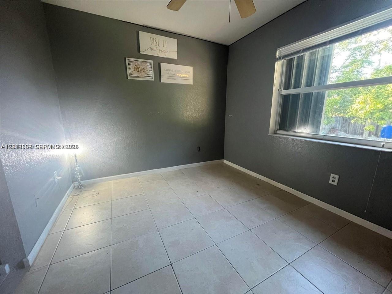 BREEZYWAY MANOR - Residential Lease