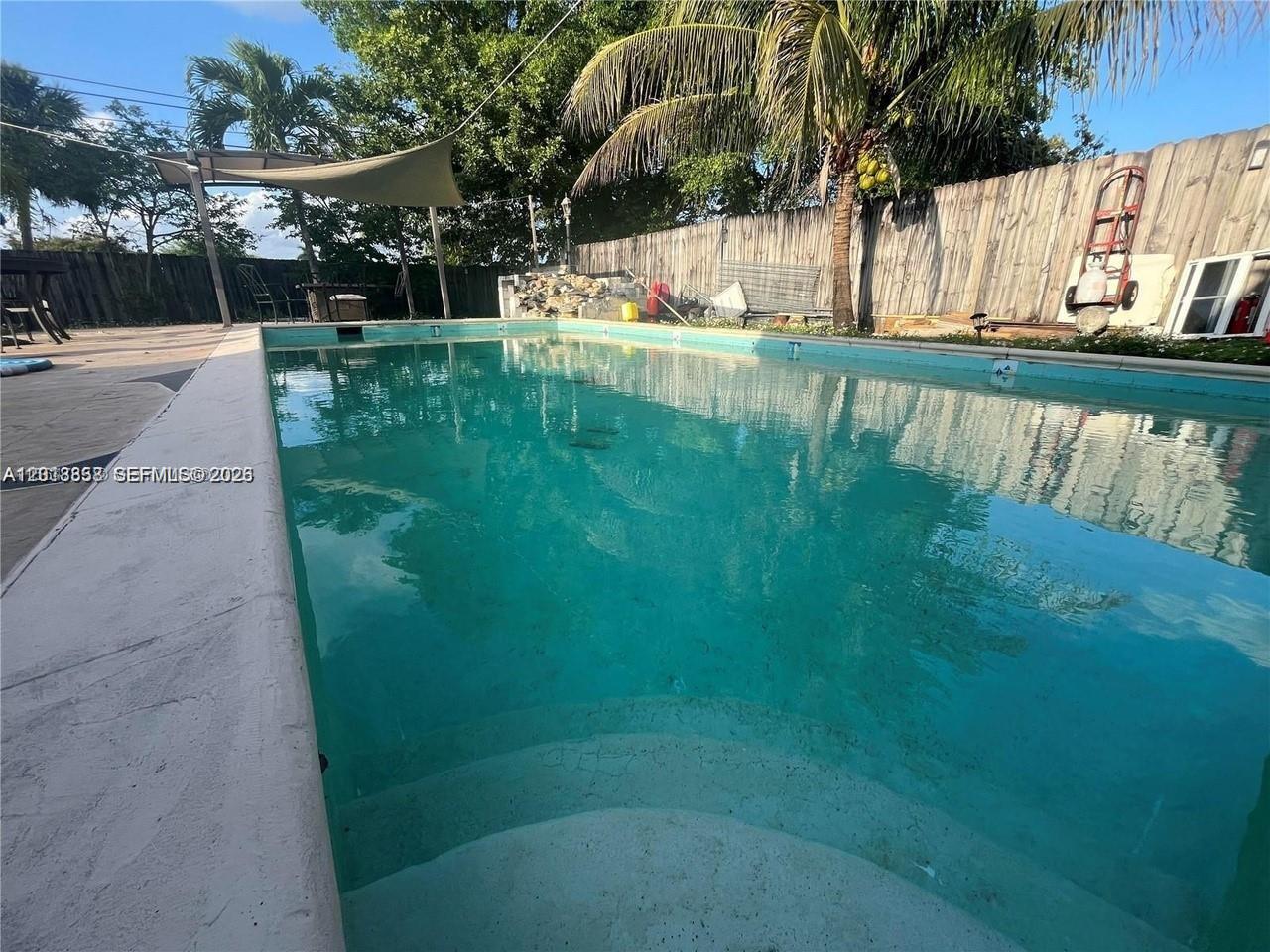 BREEZYWAY MANOR - Residential Lease