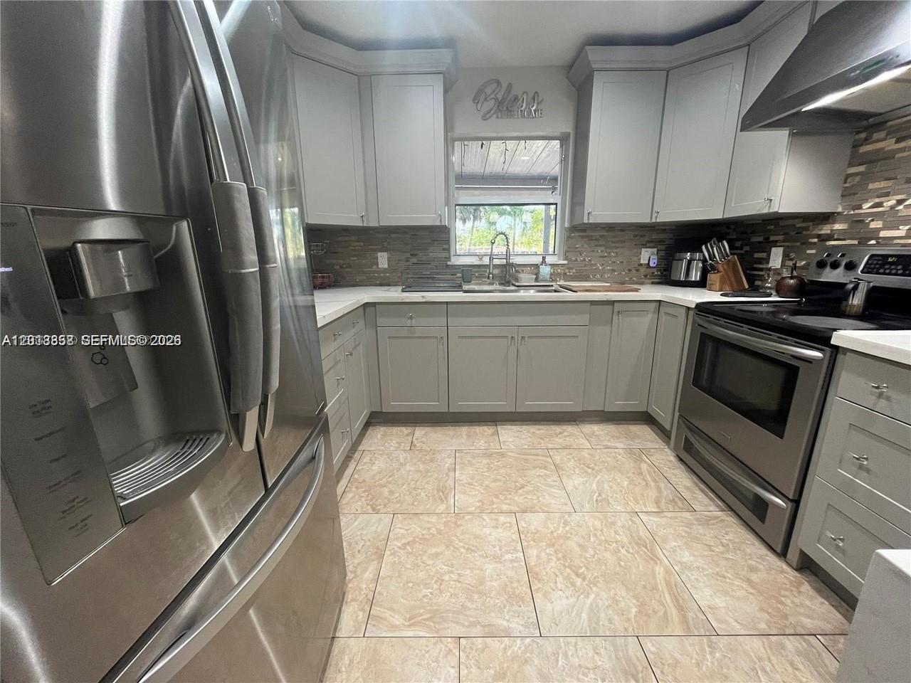 BREEZYWAY MANOR - Residential Lease