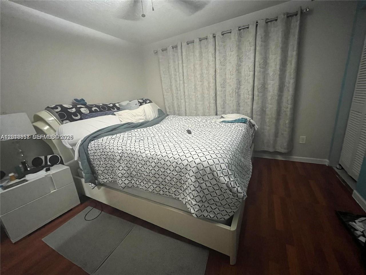 BREEZYWAY MANOR - Residential Lease