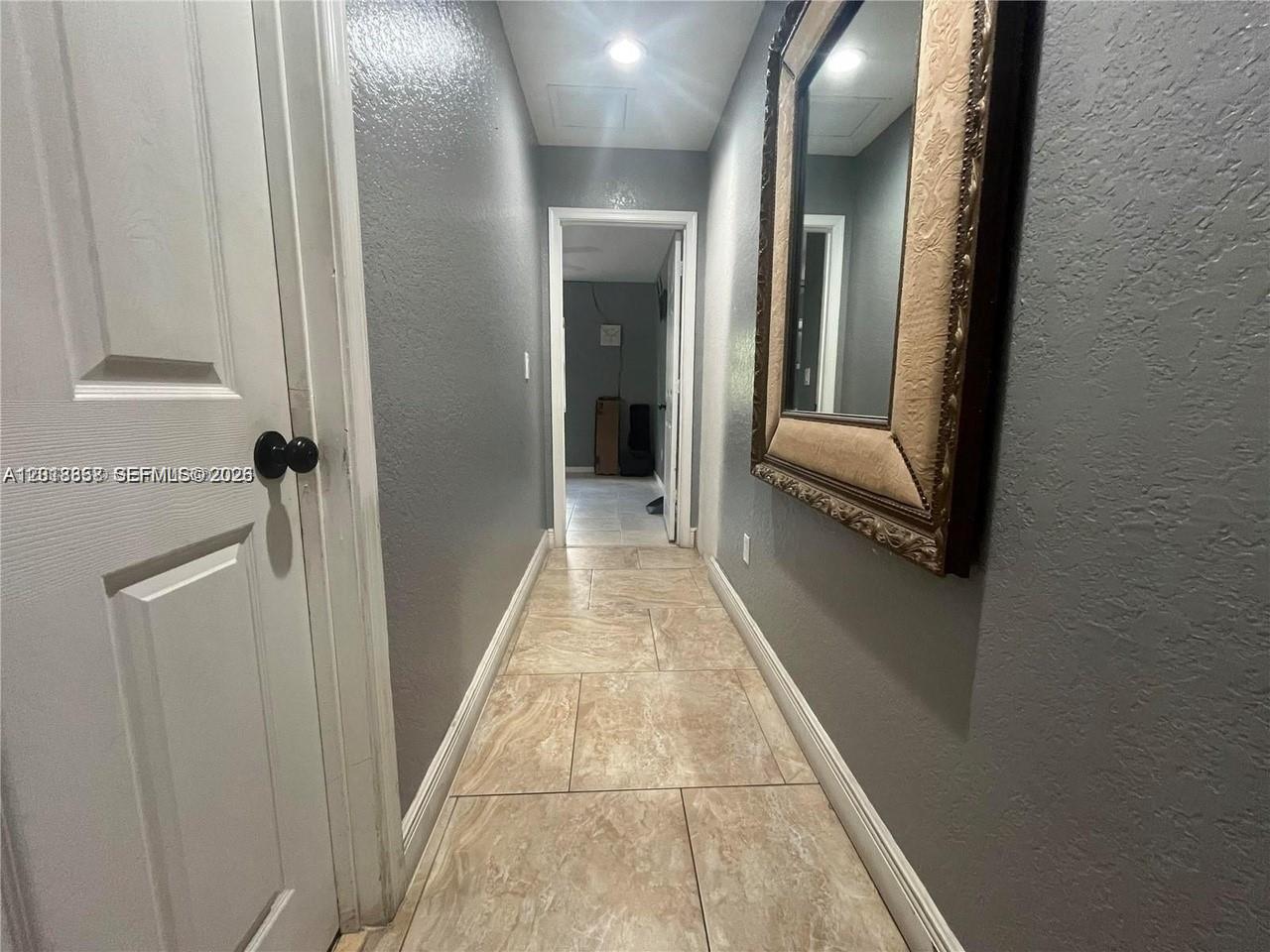 BREEZYWAY MANOR - Residential Lease