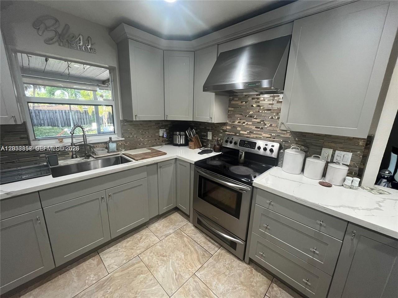BREEZYWAY MANOR - Residential Lease