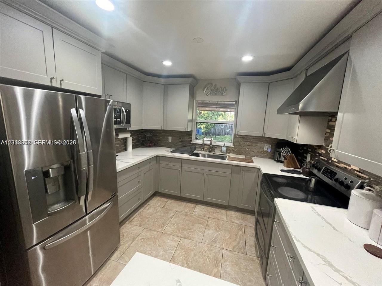 BREEZYWAY MANOR - Residential Lease