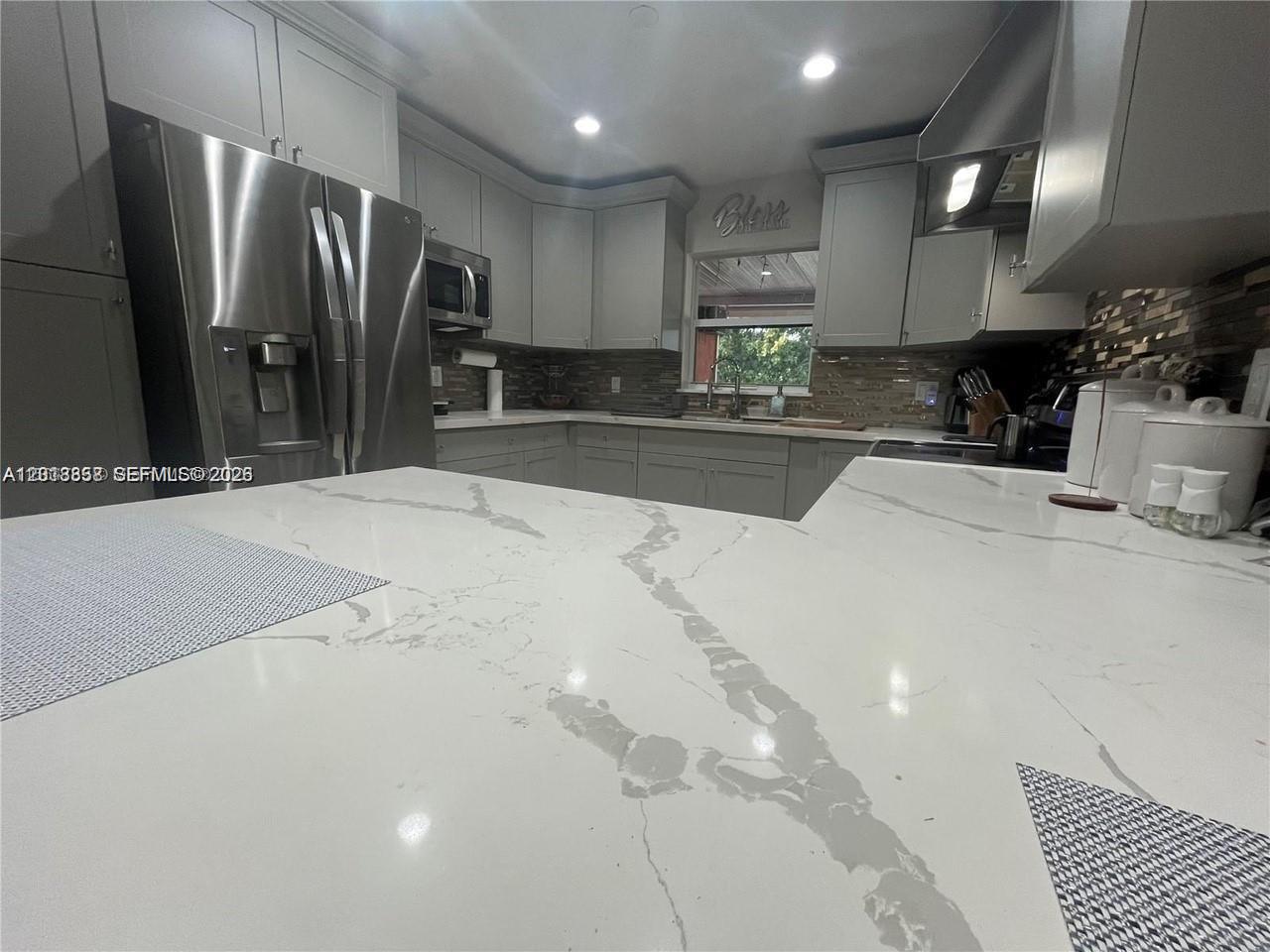 BREEZYWAY MANOR - Residential Lease