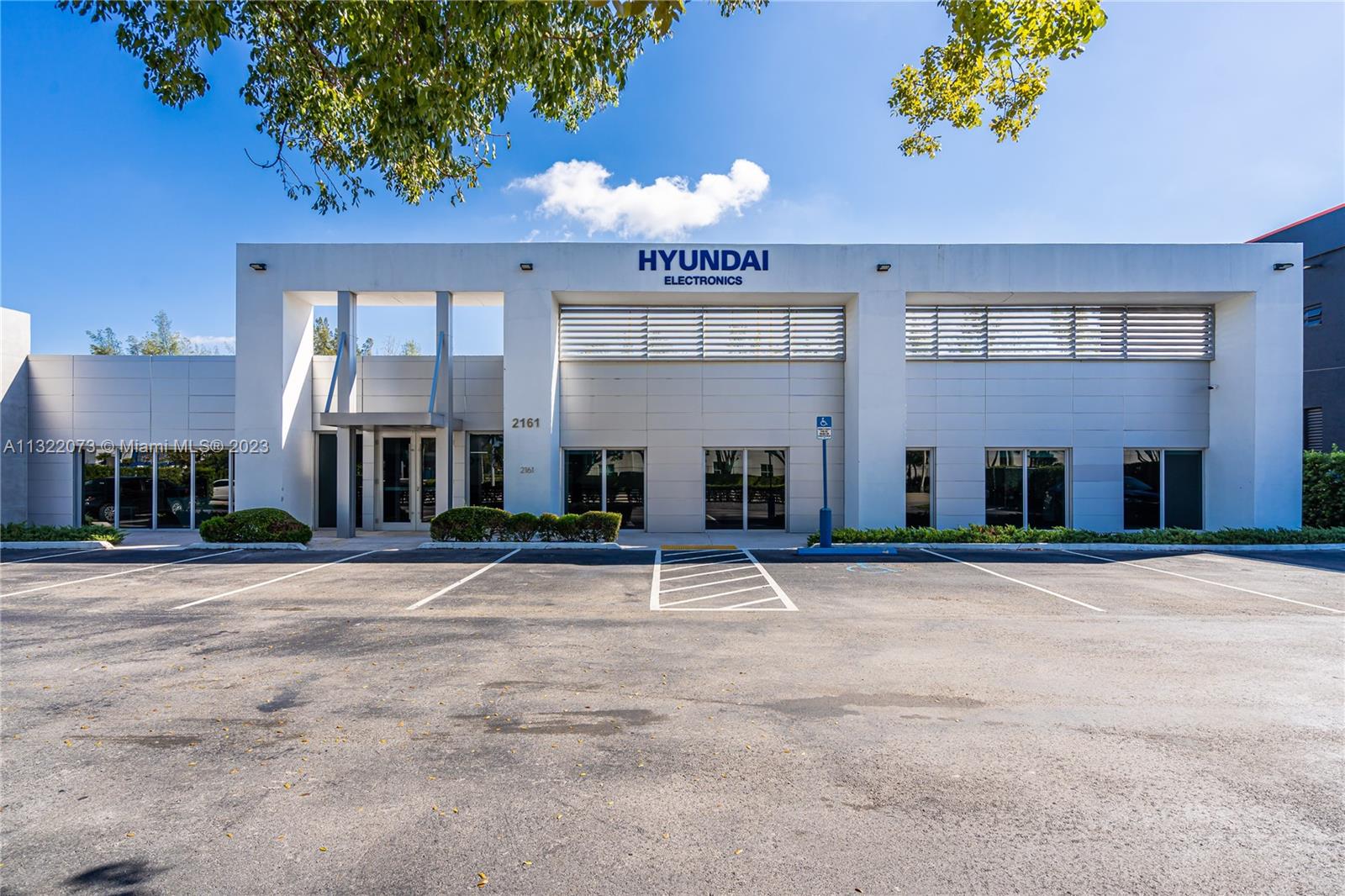• The Keyes Company exclusively presents pristine Class A Owner-User office building in Doral, Florida
• Completely gut renovated in 2019 with City of Doral Certificate of Occupancy
• New roof, electric, plumbing, impact windows and custom designer interiors
• Ideal for Owner-User and/or HQ showcase
• On-site parking
• High visibility and traffic
• Watrefront building in the Fingerlakes area of the highly desirable Doral/Airport West sub-market of Miami-Dade County, FL
• Less than 5 miles to the cargo area of Miami International Airport and 15 miles to Port Miami
• The property is also located within minutes to three major highways (Dolphin Expressway, Palmetto
Expressway and Turnpike)

• NOTHING LIKE THIS ON THE MARKET!!!
