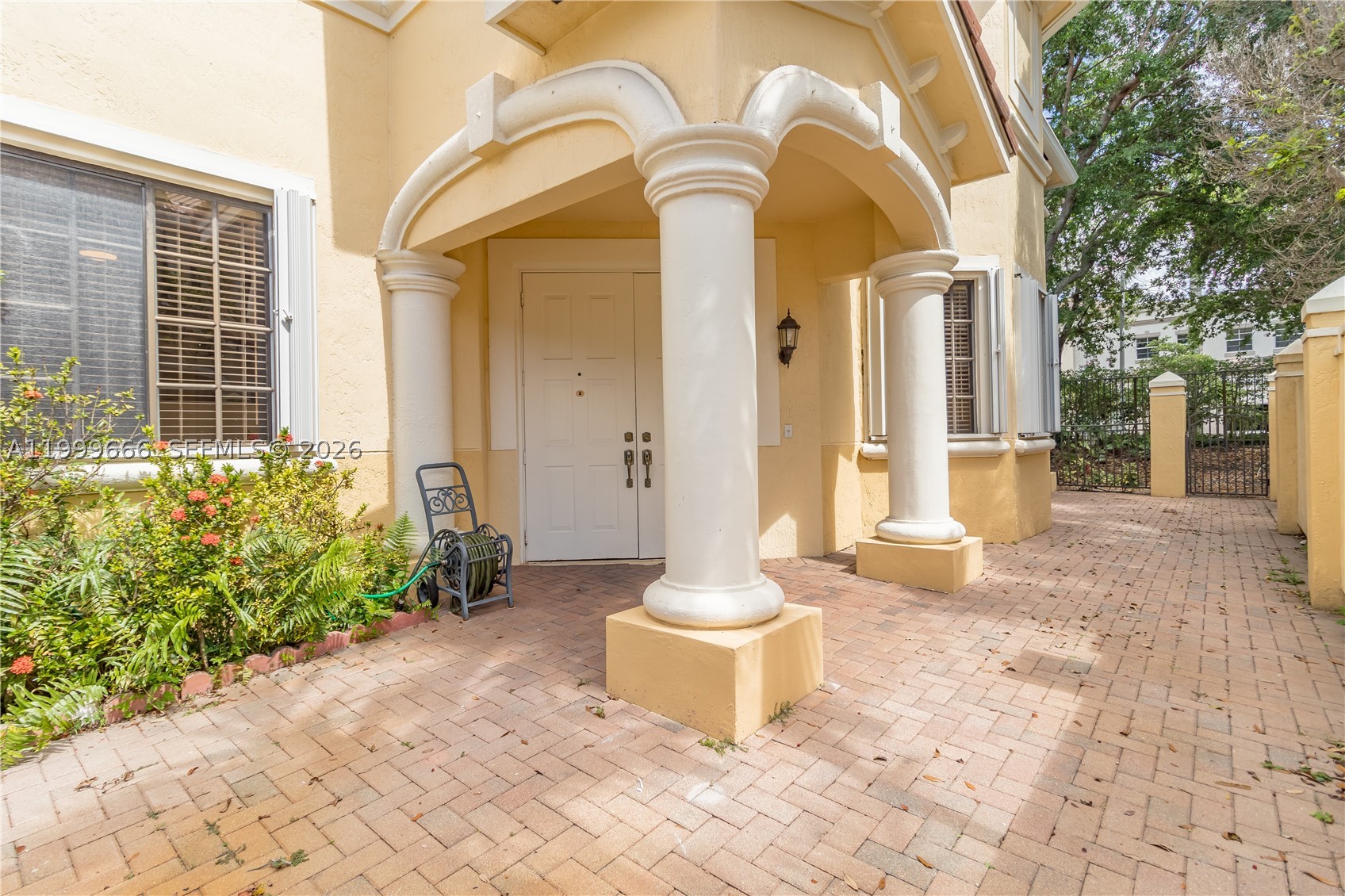 MARIPOSA POINTE AT WESTON - Residential
