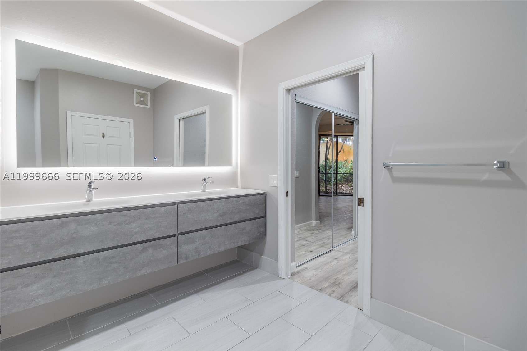 MARIPOSA POINTE AT WESTON - Residential