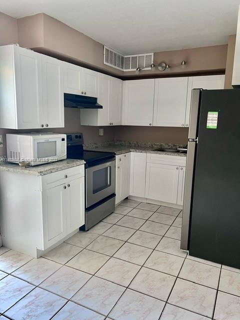 WESTFIELD AT WPB - Residential Lease