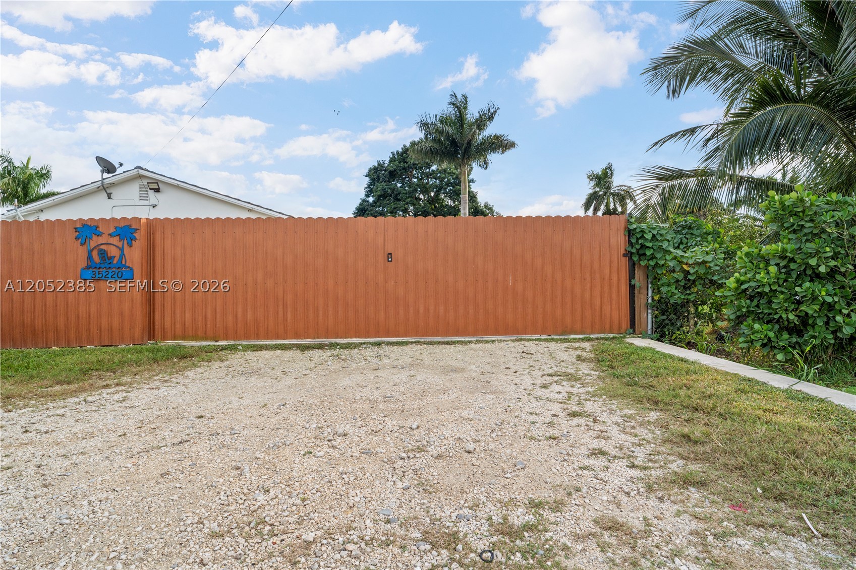 ACRES ESTATES - Residential