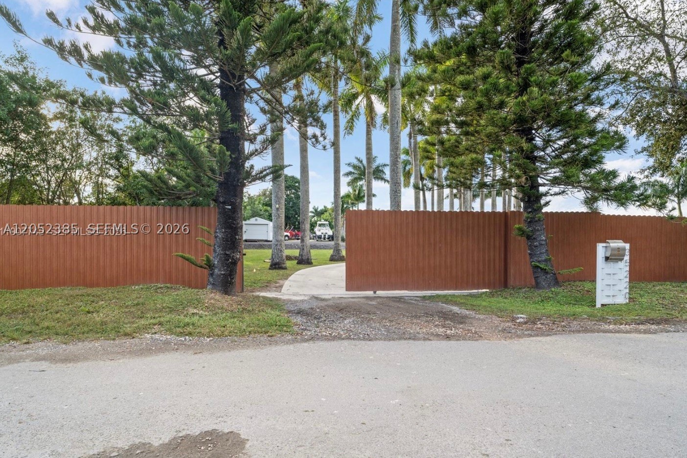 ACRES ESTATES - Residential