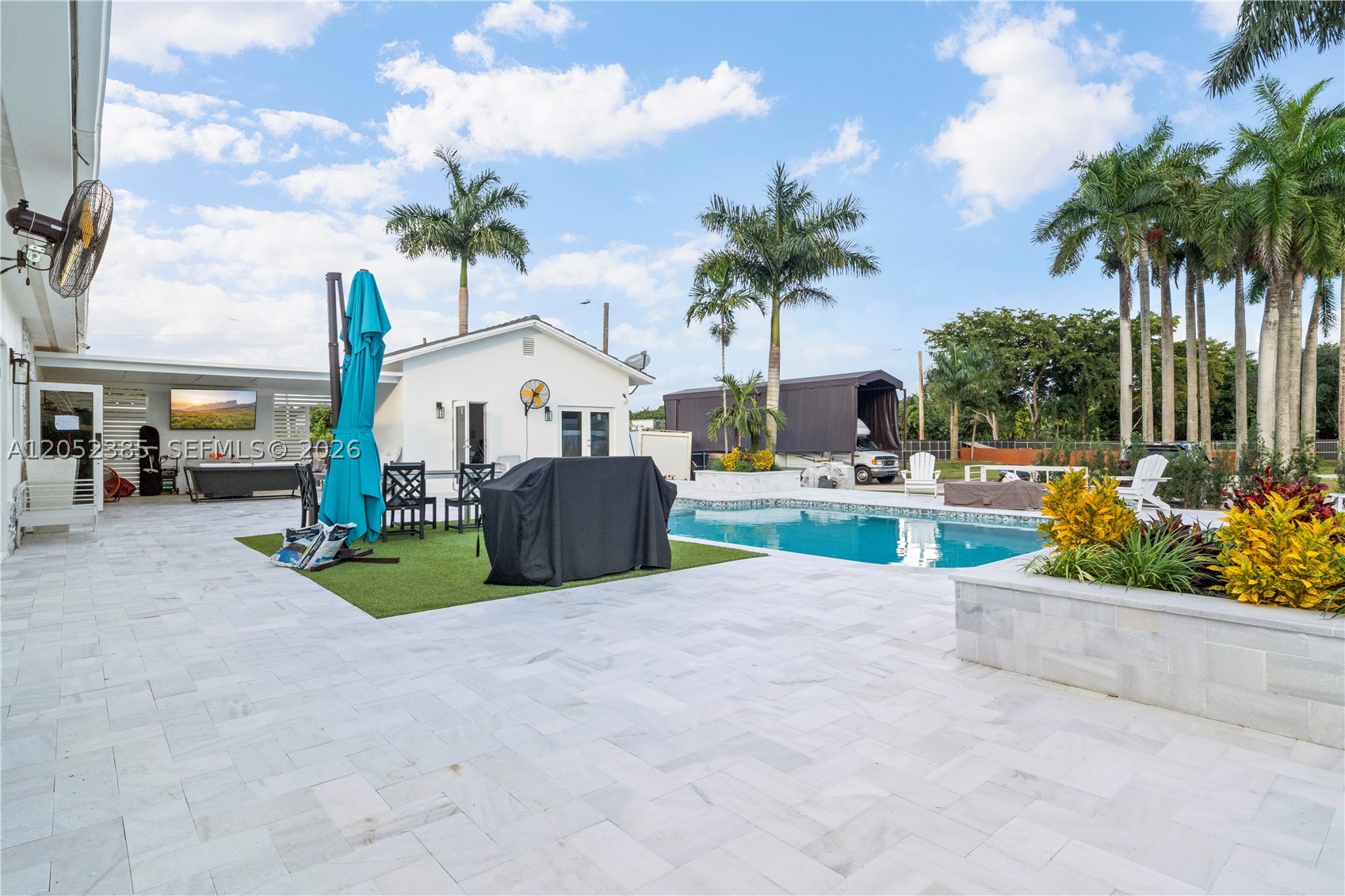 ACRES ESTATES - Residential