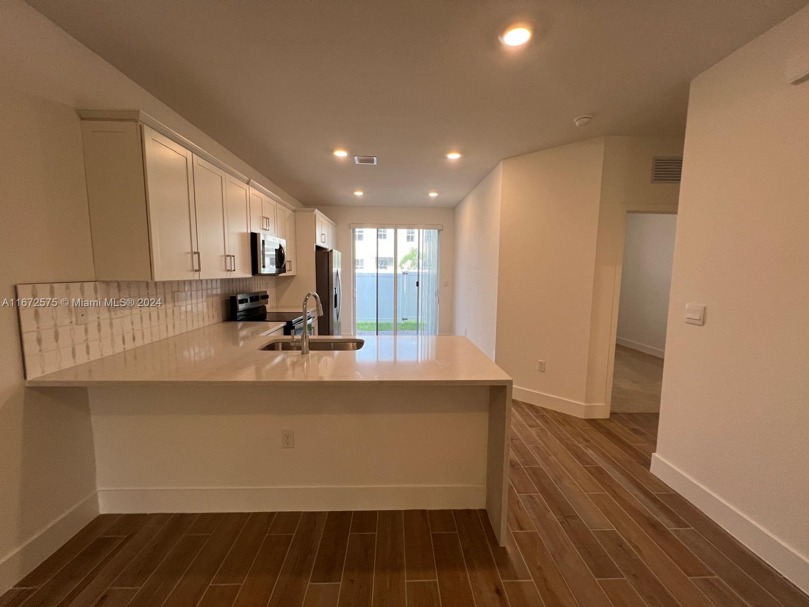 MERRICK SQUARE - Residential Lease