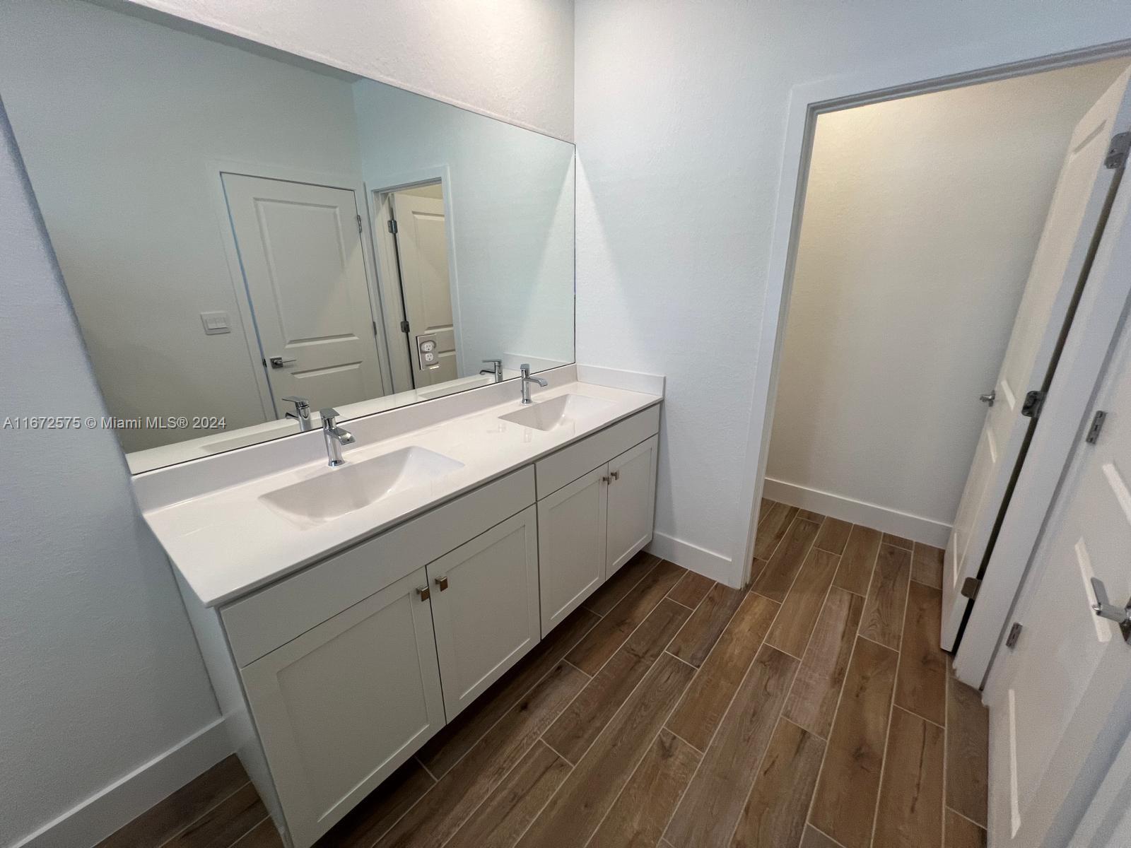 MERRICK SQUARE - Residential Lease