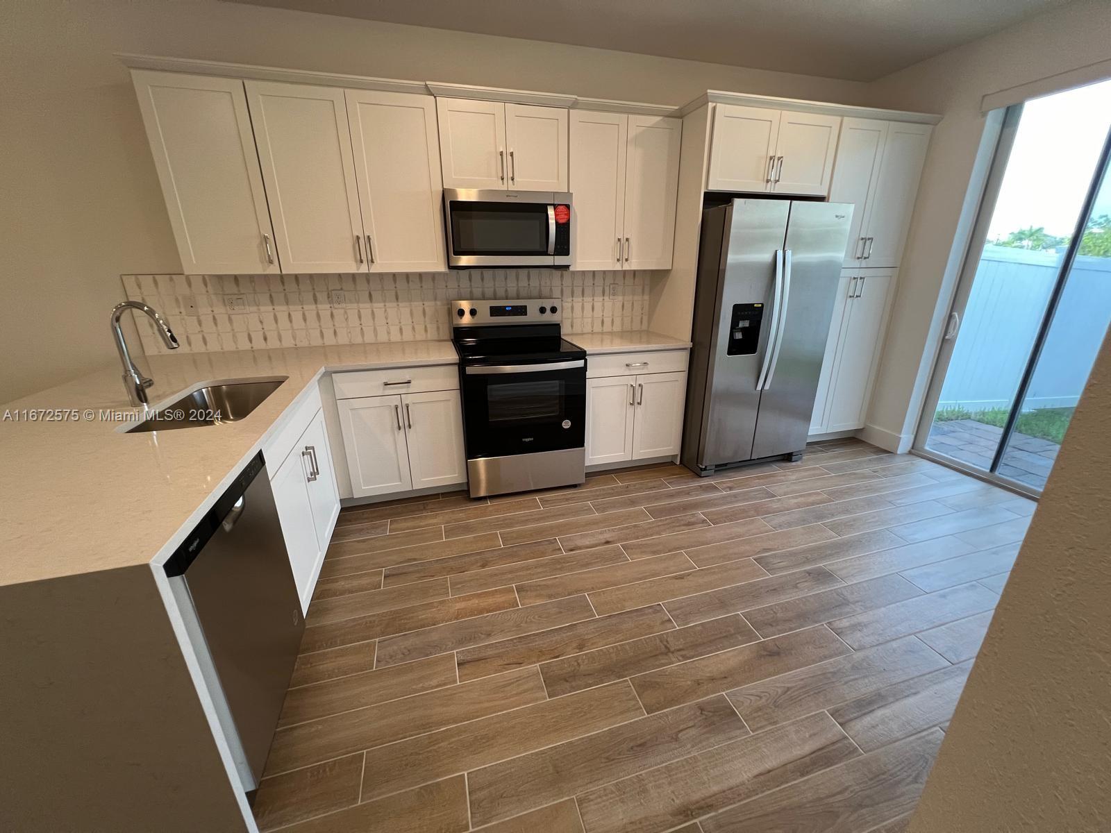 MERRICK SQUARE - Residential Lease