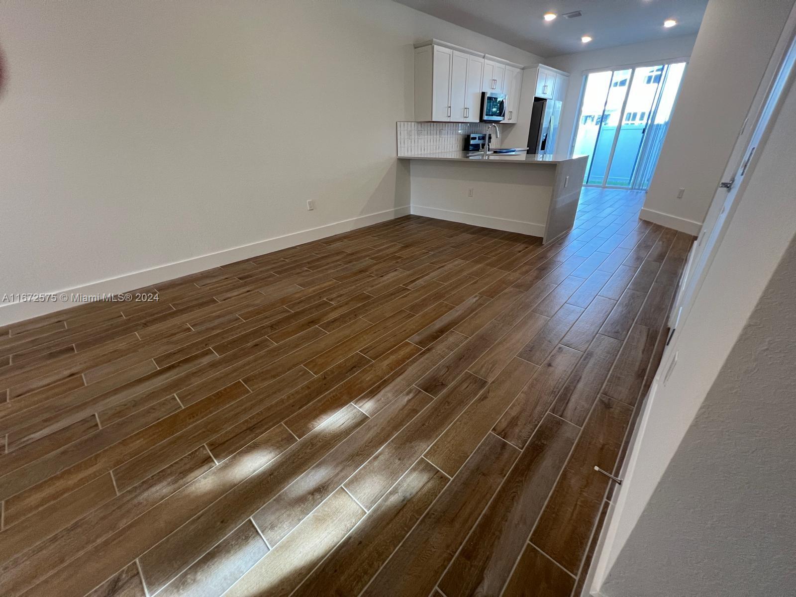 MERRICK SQUARE - Residential Lease
