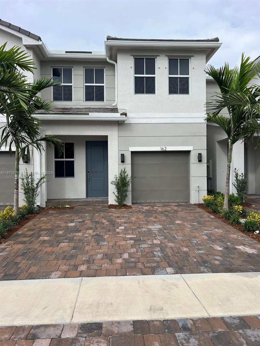 MERRICK SQUARE - Residential Lease