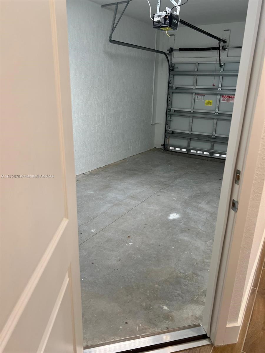 MERRICK SQUARE - Residential Lease
