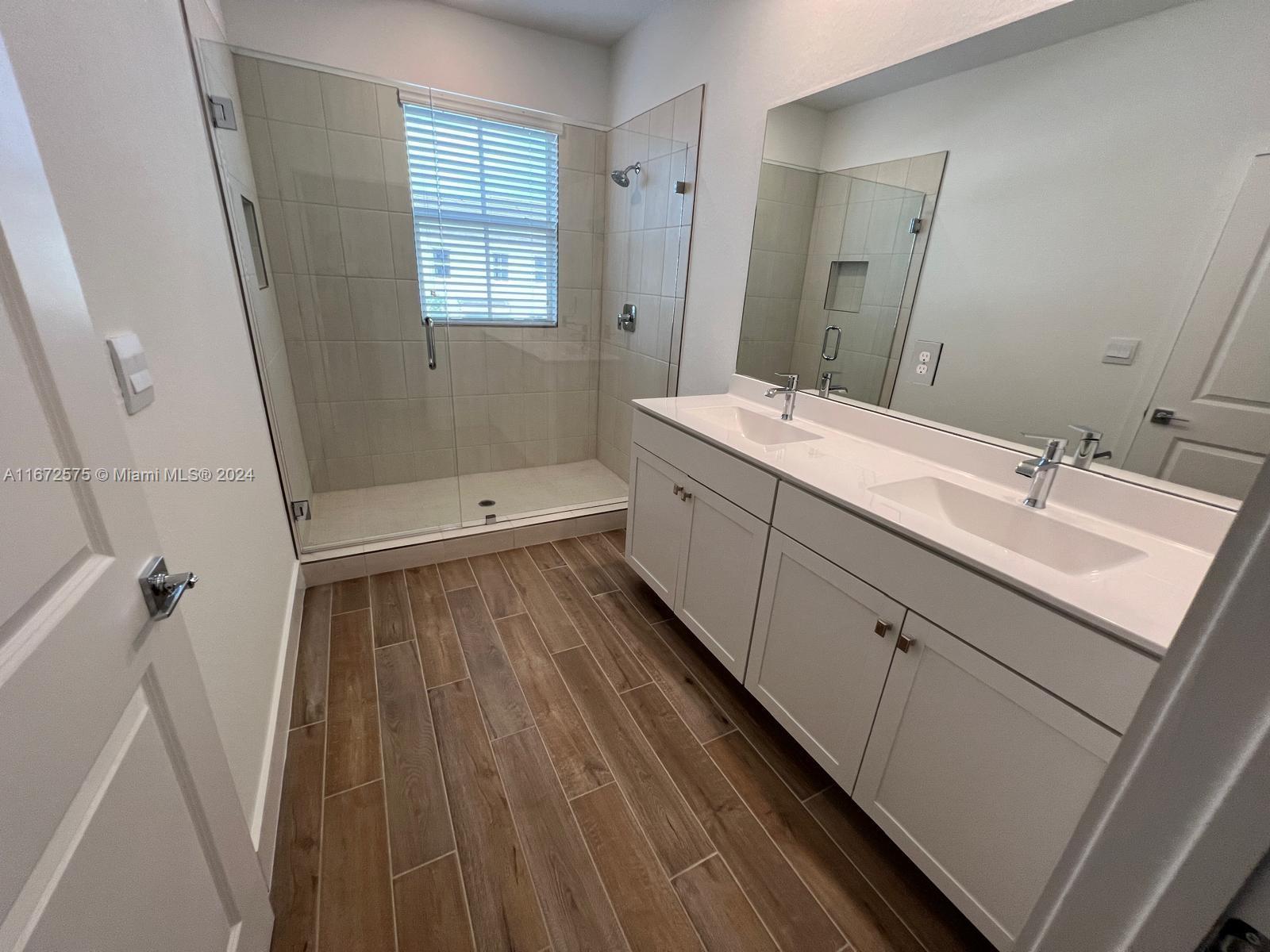 MERRICK SQUARE - Residential Lease