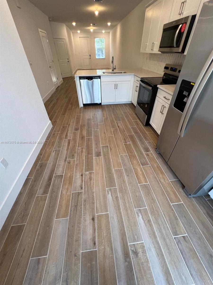 MERRICK SQUARE - Residential Lease