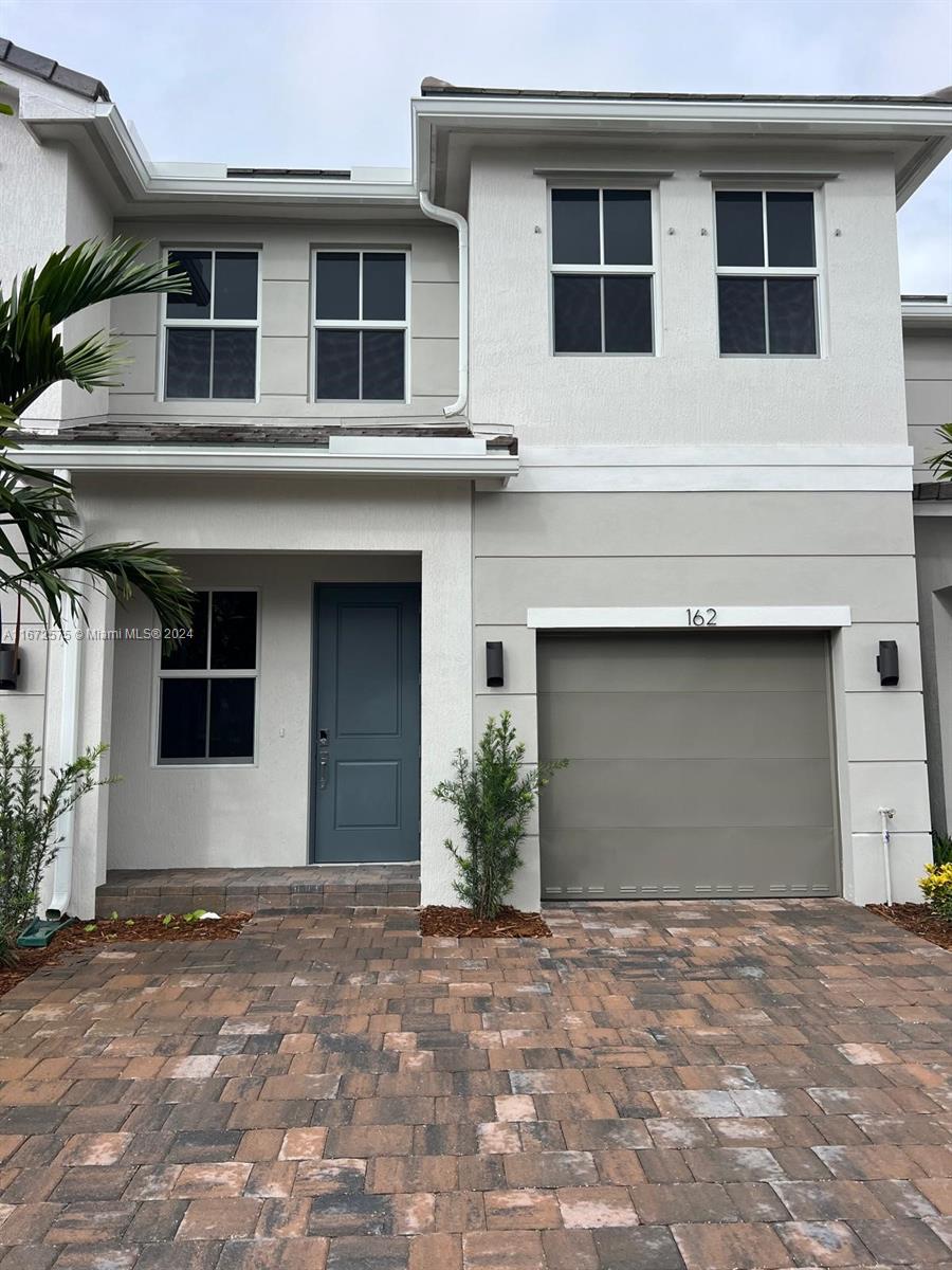 MERRICK SQUARE - Residential Lease