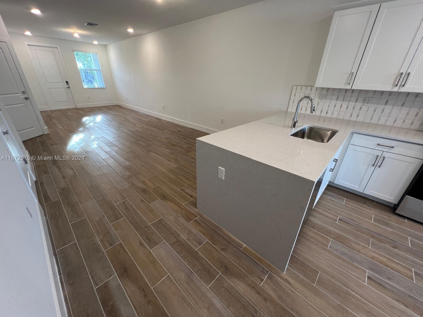MERRICK SQUARE - Residential Lease