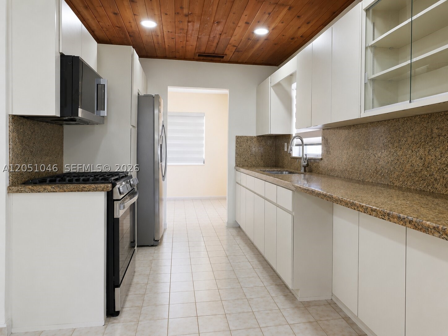 ROYALE GREEN SEC 3 - Residential