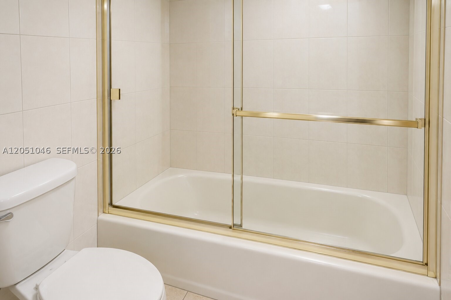 ROYALE GREEN SEC 3 - Residential