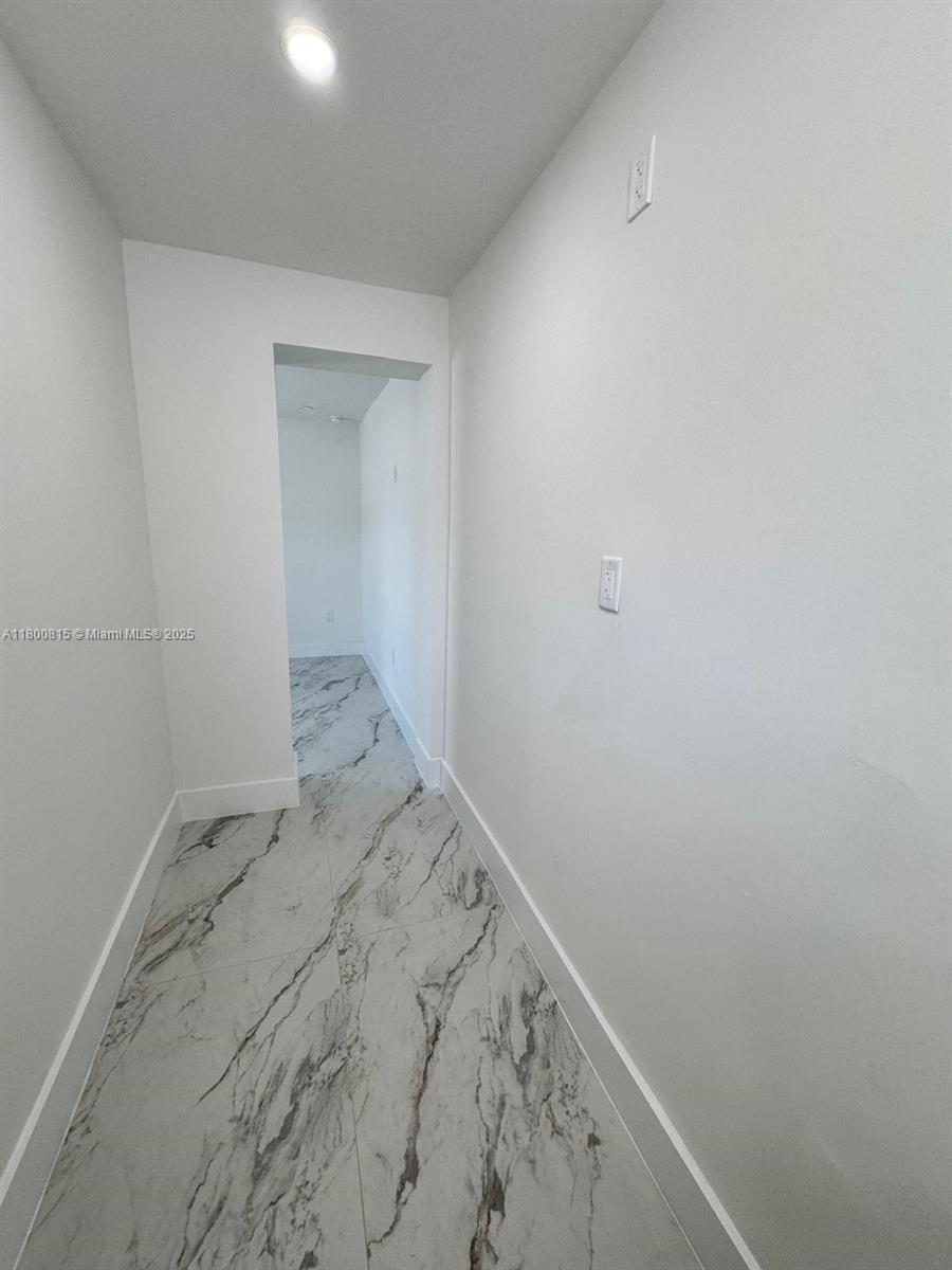 WESTWOOD LAKE 3RD ADDN - Residential Lease