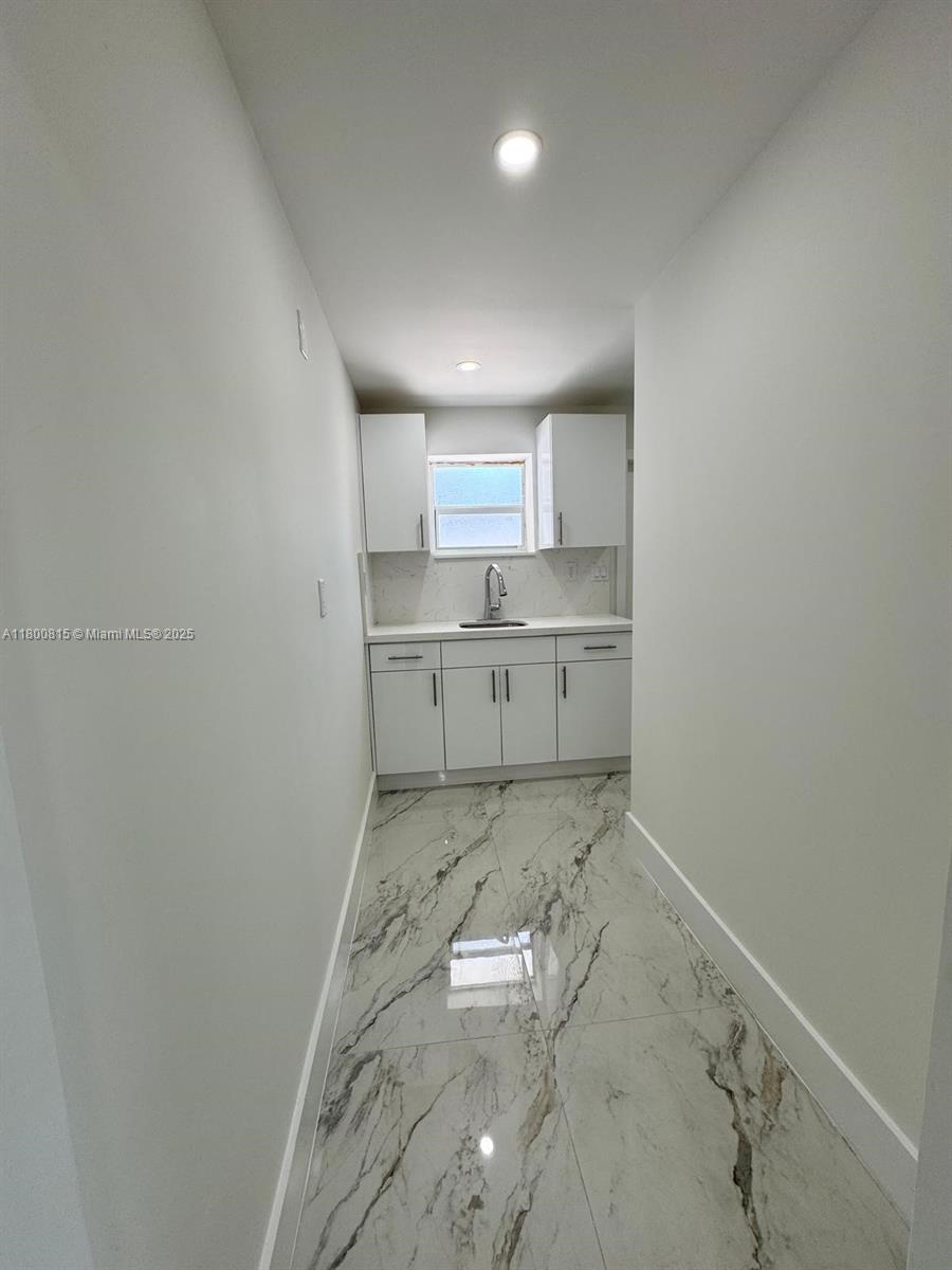WESTWOOD LAKE 3RD ADDN - Residential Lease