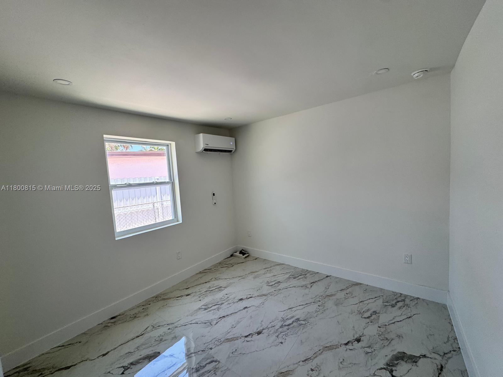 WESTWOOD LAKE 3RD ADDN - Residential Lease