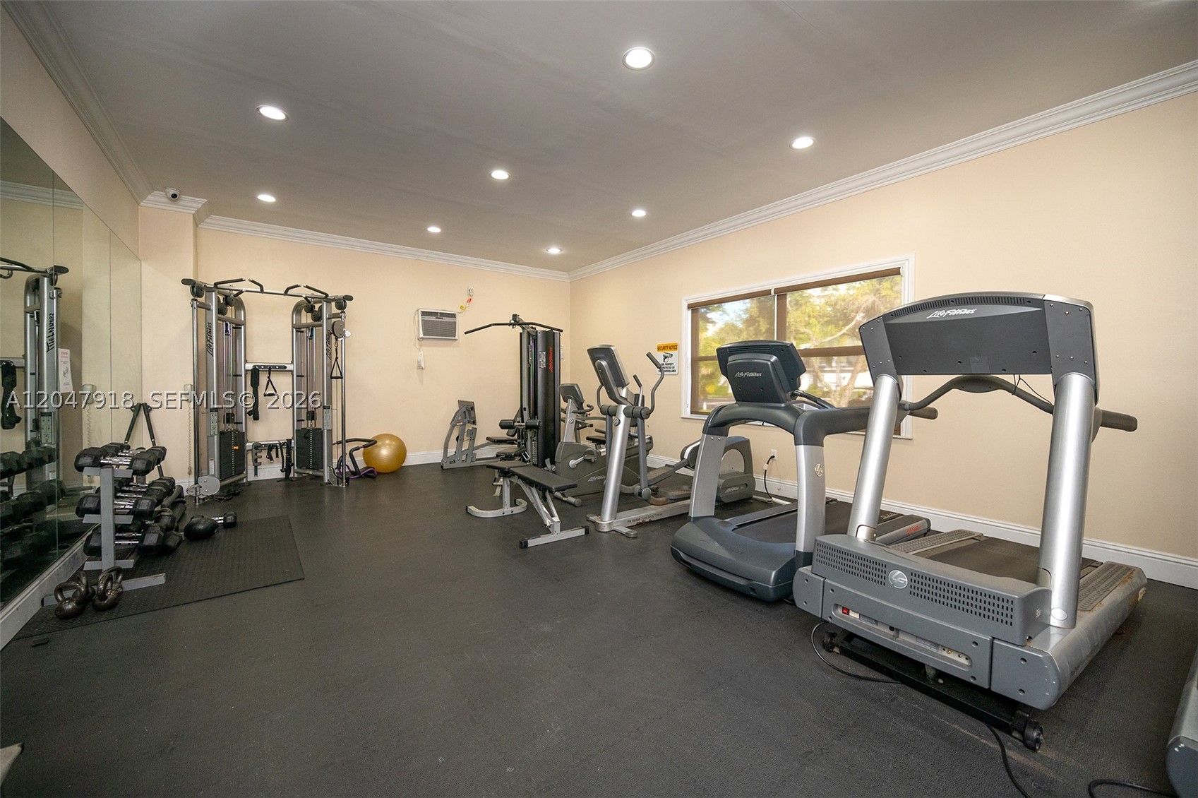 TOWNHOUSES OF VENETIAN PA - Residential Lease