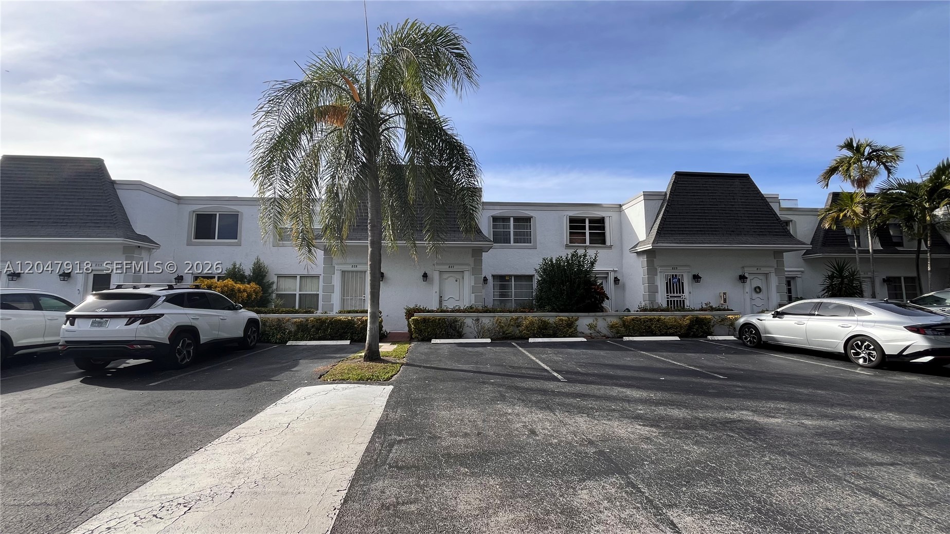TOWNHOUSES OF VENETIAN PA - Residential Lease