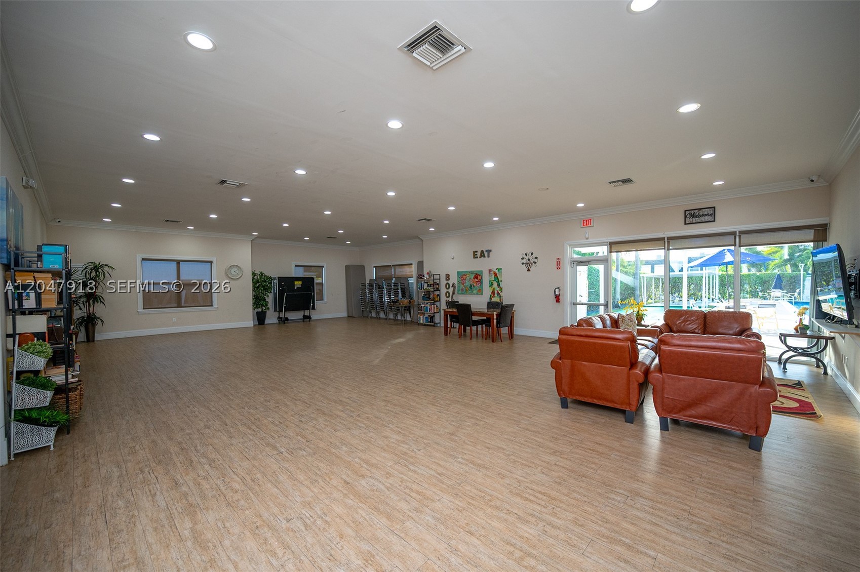 TOWNHOUSES OF VENETIAN PA - Residential Lease