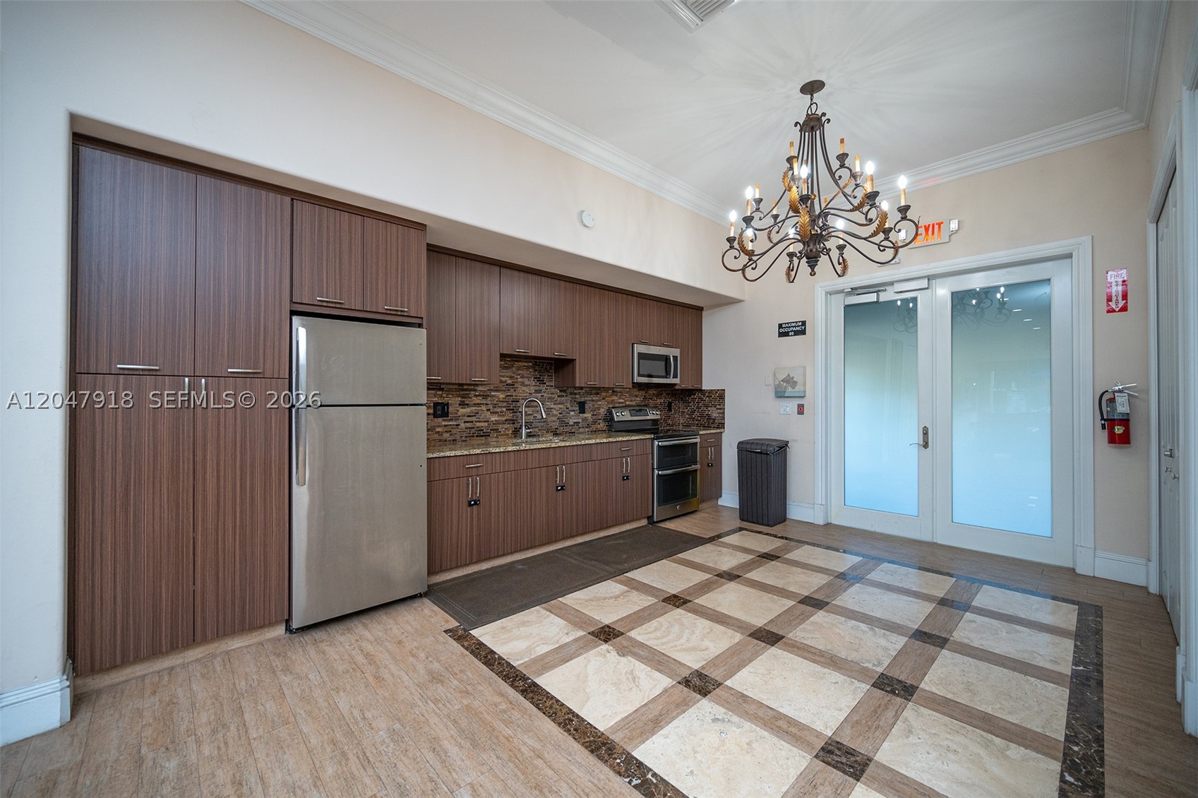 TOWNHOUSES OF VENETIAN PA - Residential Lease