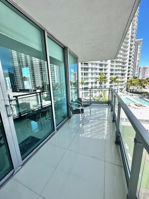 MINT CONDO - Residential