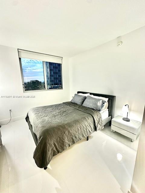 MINT CONDO - Residential