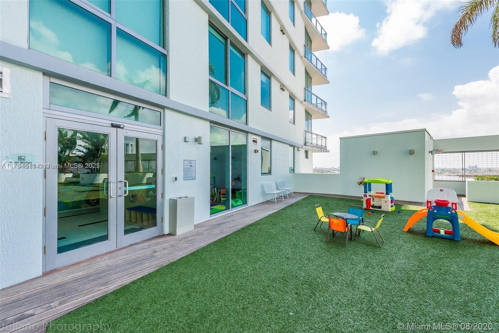 MINT CONDO - Residential