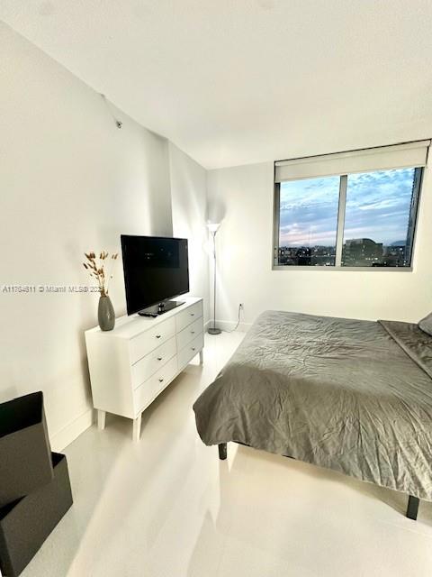MINT CONDO - Residential