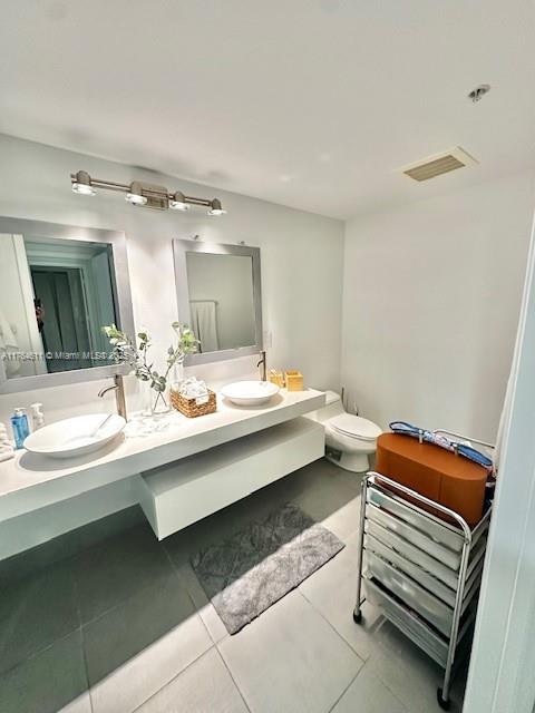 MINT CONDO - Residential