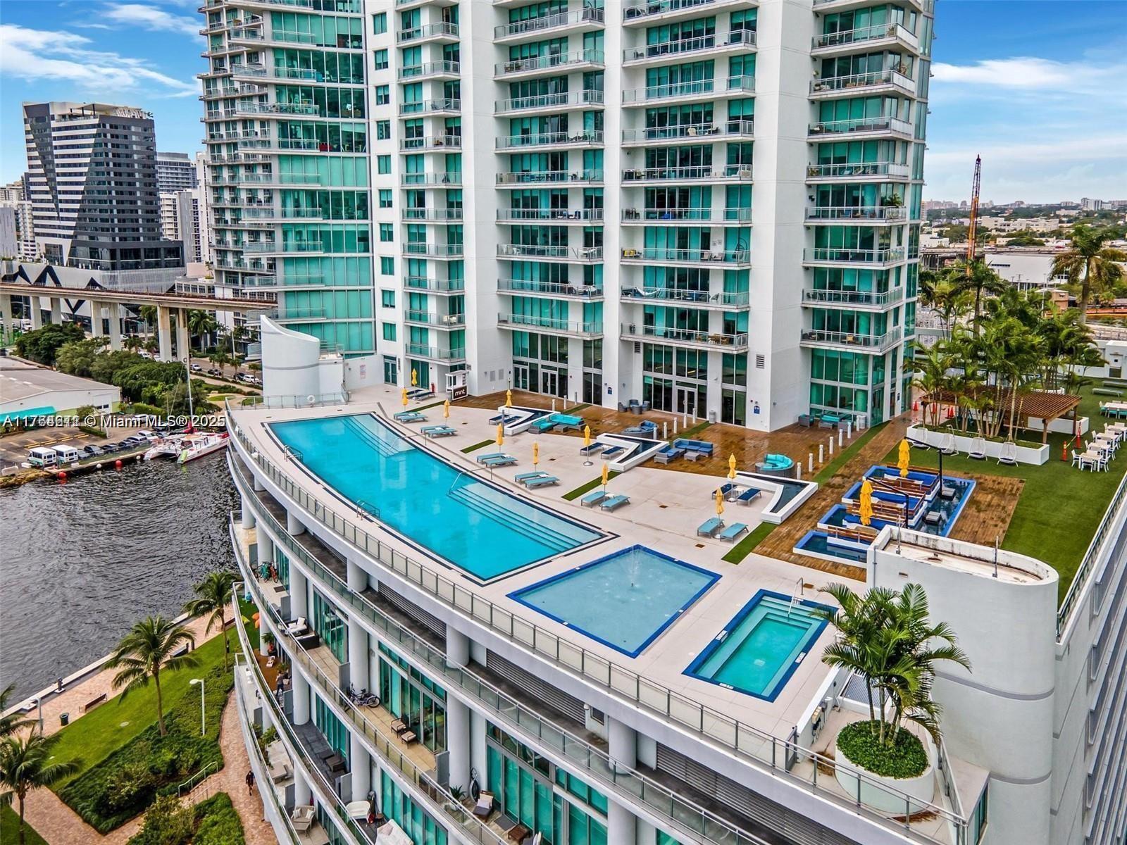 MINT CONDO - Residential