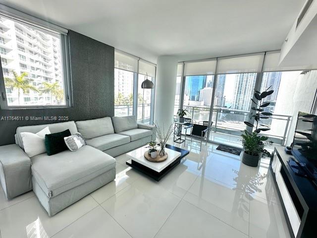 MINT CONDO - Residential
