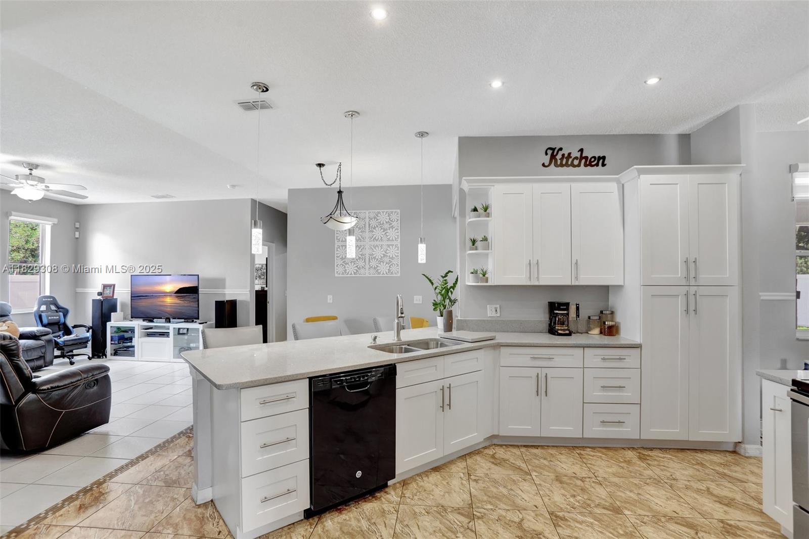 TAMARIND PARKE AT CYPRESS - Residential