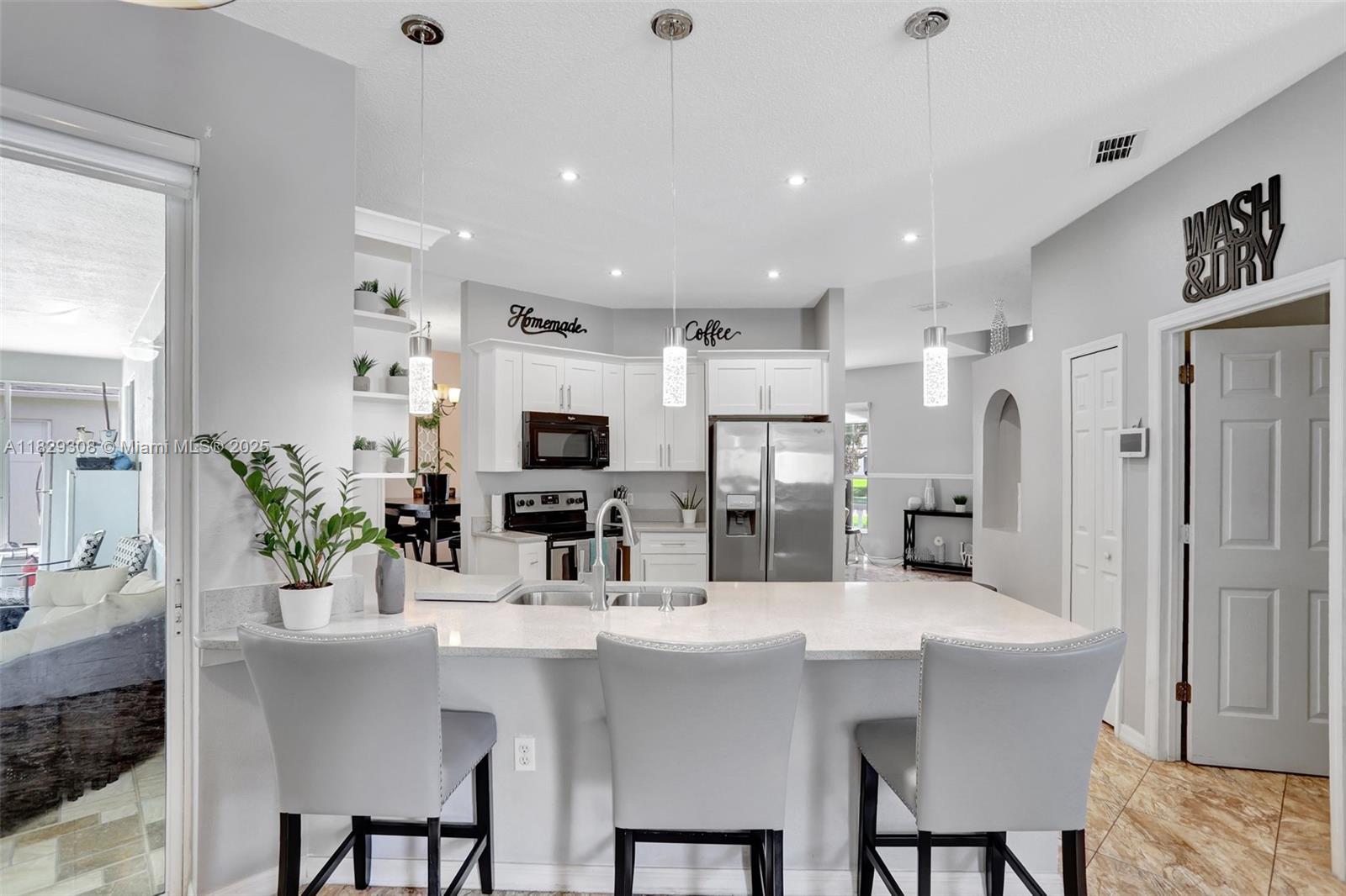 TAMARIND PARKE AT CYPRESS - Residential
