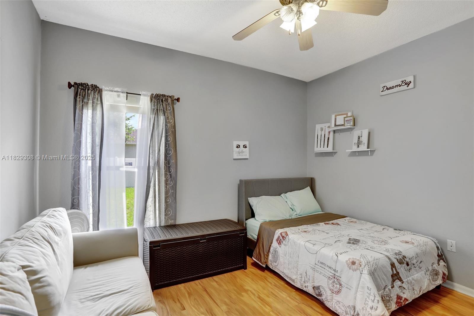 TAMARIND PARKE AT CYPRESS - Residential