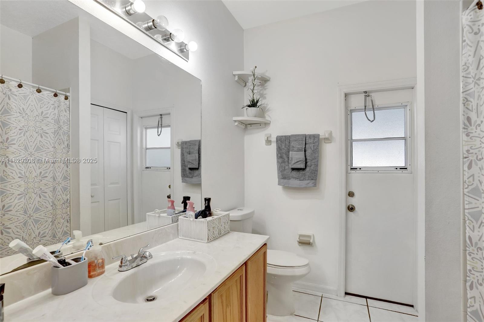 TAMARIND PARKE AT CYPRESS - Residential