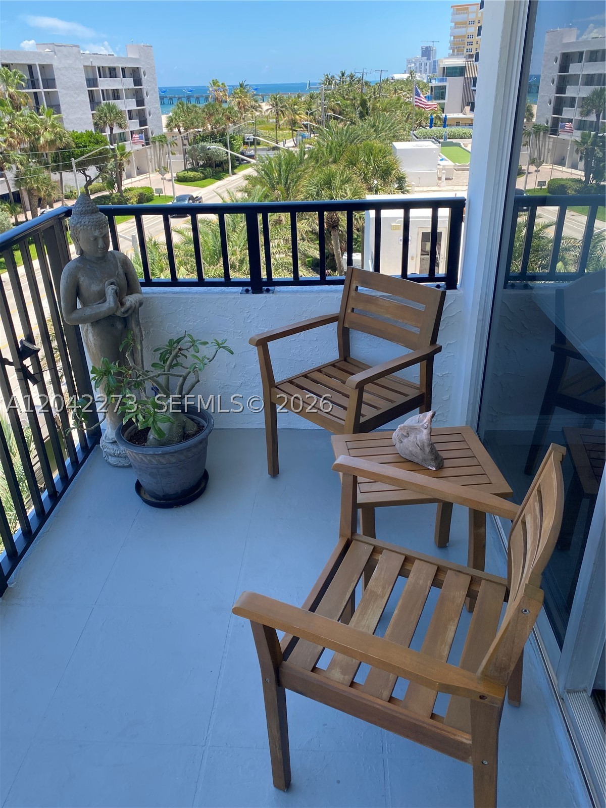 CAN BE RENTED SEASONAL OR ANNUALLY... Very nice clean apartment with very good Ocean Views. Across the street from the ocean. Enjoy swimming in the warm Atlantic or unwind on the newly upgraded pool deck with an outdoor kitchen-perfect for relaxing or entertaining.Located just minutes from the new Fisherman's Village Pier, with shops, dining, and entertainment easily accessible via the free on-demand Circuit shuttle. Don't miss this exceptional opportunity for an unforgettable beachside vacation
 Modern and secure Silver Thatch building. Minimum 6-month rental. Great Location, Walk to newly developed Pompano Beach shops a restaurants, and Pompano Pier. 24 hour security, Garage Parking, tennis, 2 pools, Bocci Ball, Pickle Ball, New modern washers and dryers at end of hall CALL ALDO 401 226 1907