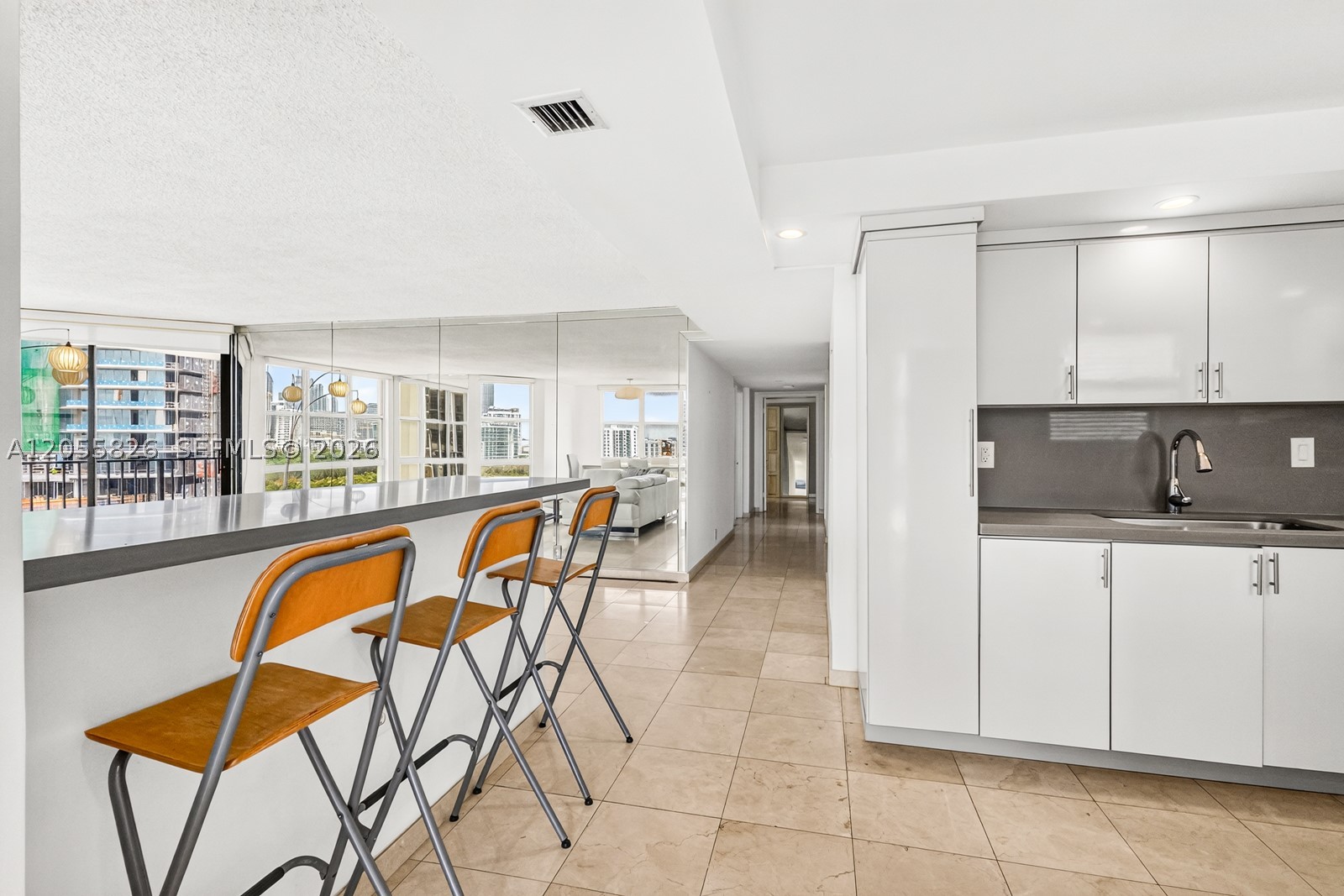BRICKELL PLACE CONDO - Residential Lease