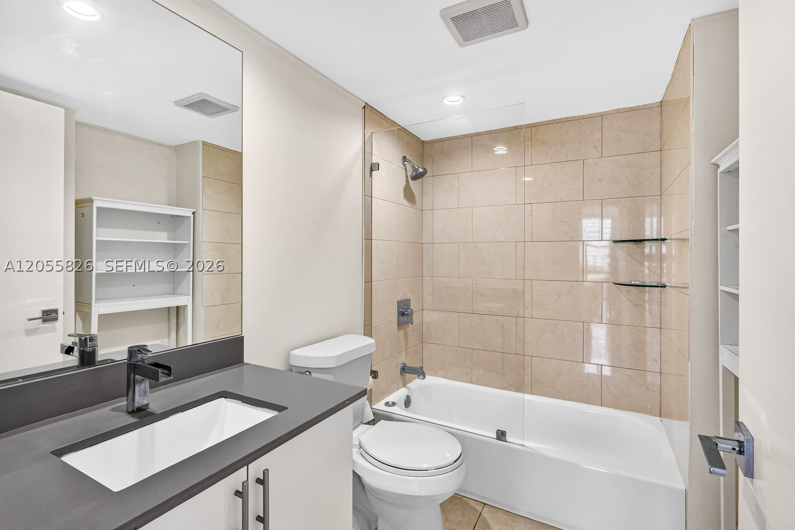 BRICKELL PLACE CONDO - Residential Lease