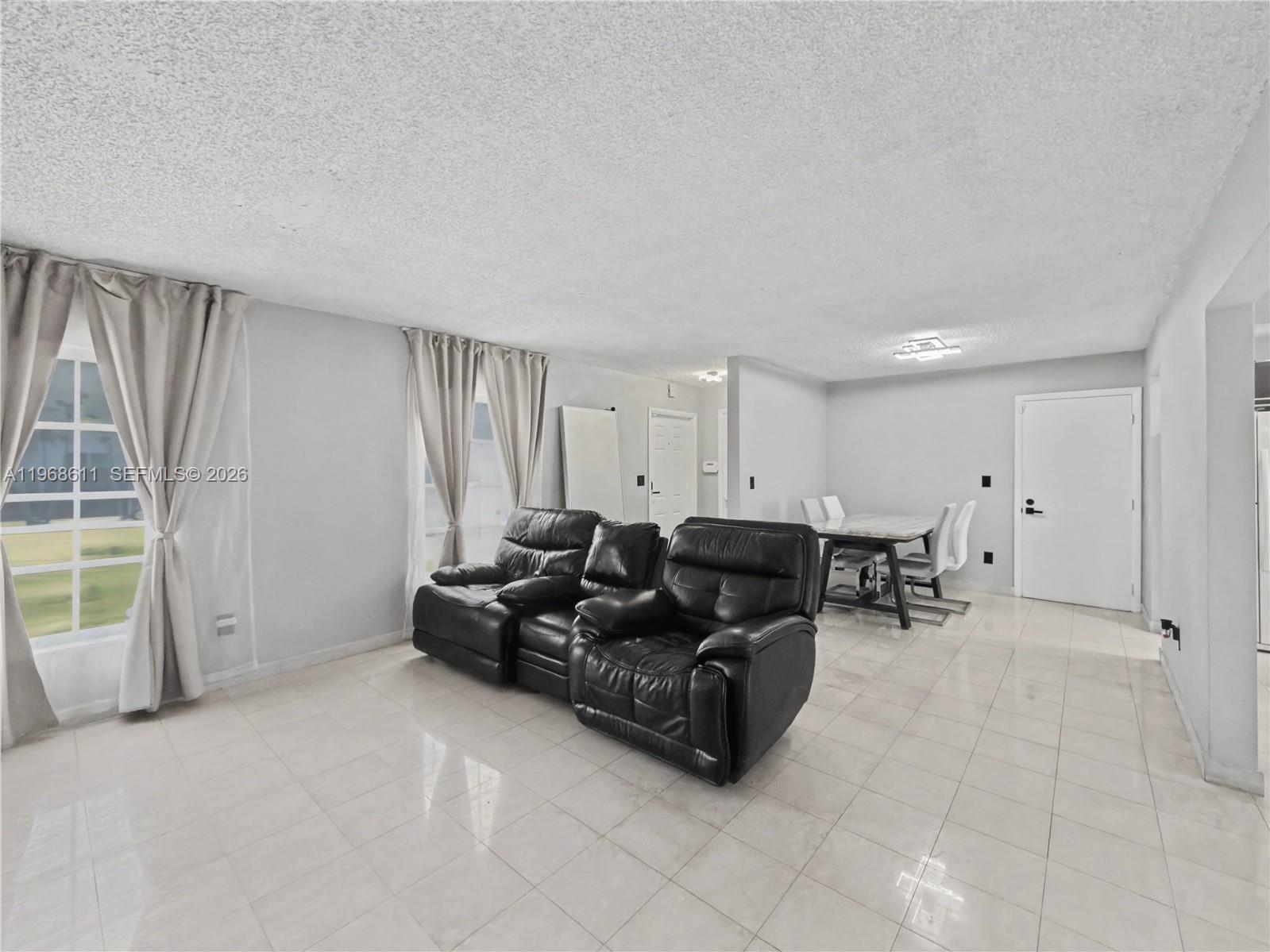 DEVON AIRE ESTATES SEC 1 - Residential